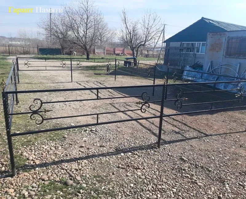 Оградка КО 021 "Вензель с пикой"
